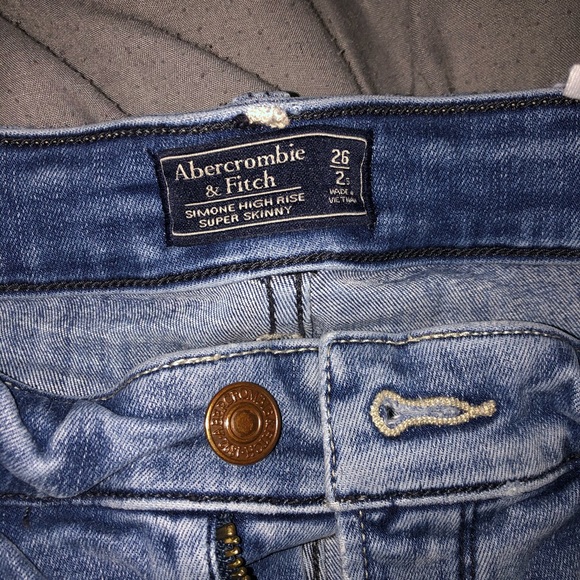 Abercrombie And Fitch Highwaisted Jeans - Picture 4 of 4